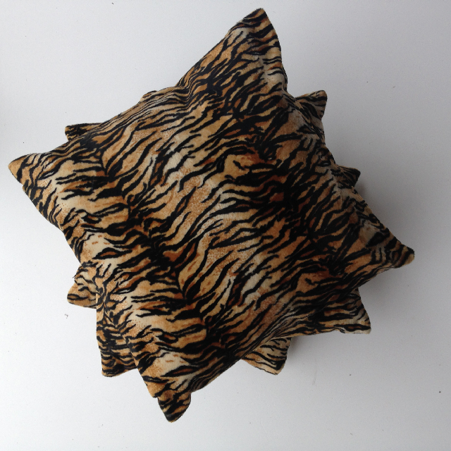 CUSHION, Animal Print - Tiger 1